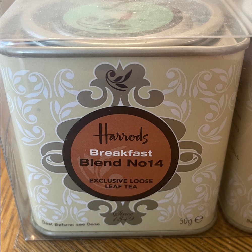 Harrods Exclusive Loose Leaf Tea Set - Featuring 3 black tea blends. - Picture 2 of 7
